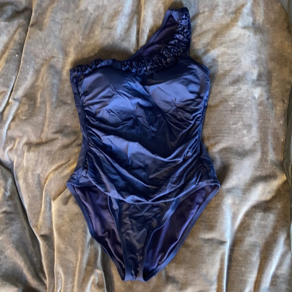 Kenneth Cole extra large one shouldered one piece